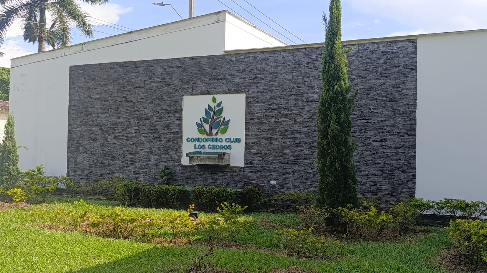 Portería principal de seguridad Condominio Los Cedros Jamundí